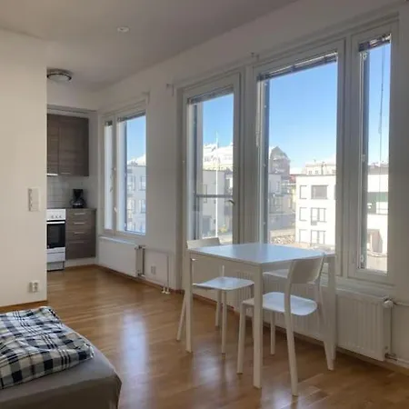 Yksioe Kakolassa Lägenhet *